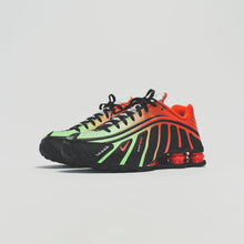 Load image into Gallery viewer, Nike x Neymar Jr. Shox R4 - Black / Challenge Red / Metallic