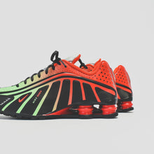Load image into Gallery viewer, Nike x Neymar Jr. Shox R4 - Black / Challenge Red / Metallic