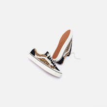 Load image into Gallery viewer, Vans Style 36 Decon SF - Mini Leopard