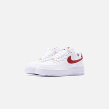 Load image into Gallery viewer, Nike WMNS Air Force 1 &#39;07 - White / Gym Red / Metallic Gold - 6