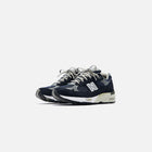 New Balance 991 - Navy / White