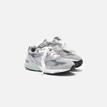 Load image into Gallery viewer, New Balance 993 - Grey / White