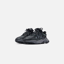 Load image into Gallery viewer, adidas Ozweego - Core Black / Grey Four F17 / Onix